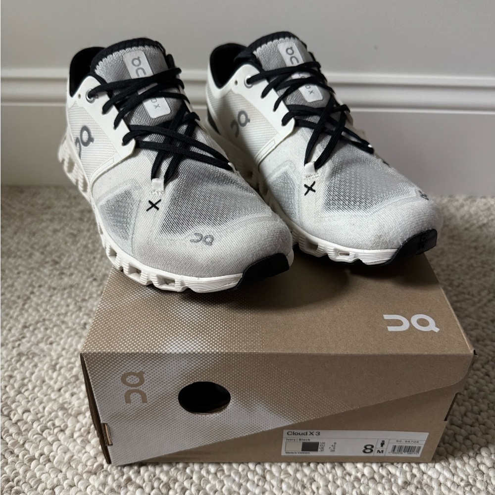 On Cloud X 3 Men's Training Shoes, Size 8, White | Black